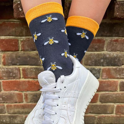 SWOLE PANDA NAVY BUMBLEBEE BAMBOO SOCKS SP365