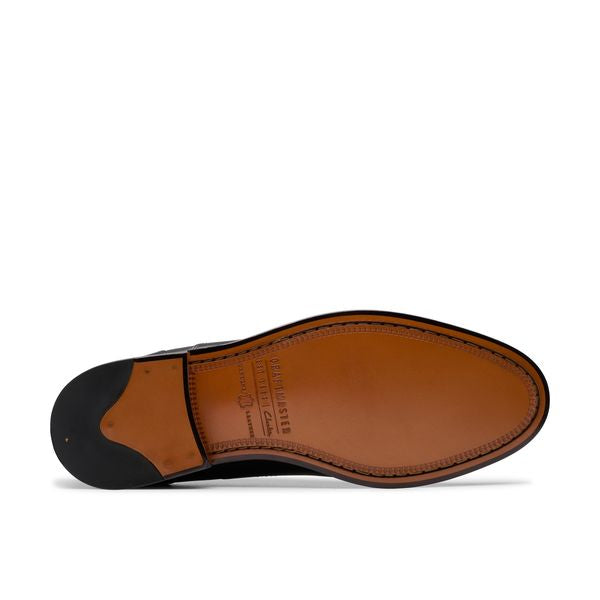CLARKS CRAFT JAMES CAP-BLACK LEATHER SOLE