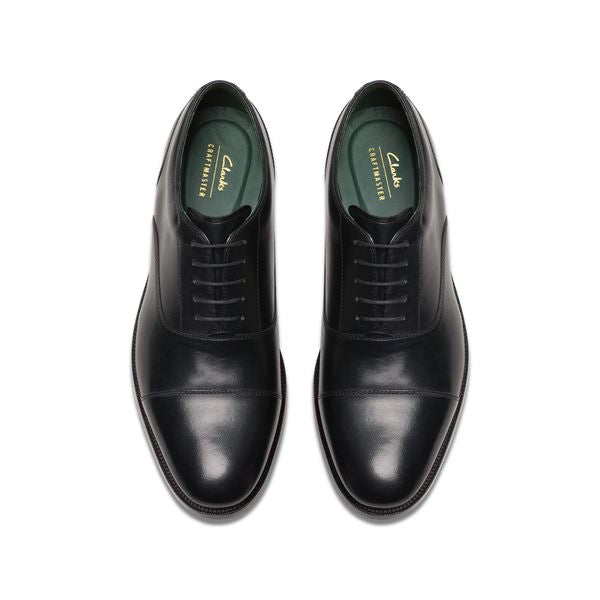 CLARKS CRAFT JAMES CAP-BLACK LEATHER SOLE