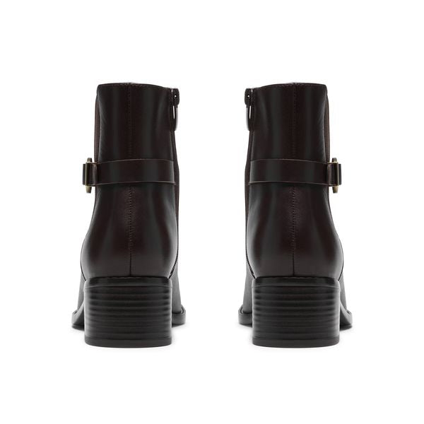 CLARKS WRENN BUCKLE-DARK BROWN
