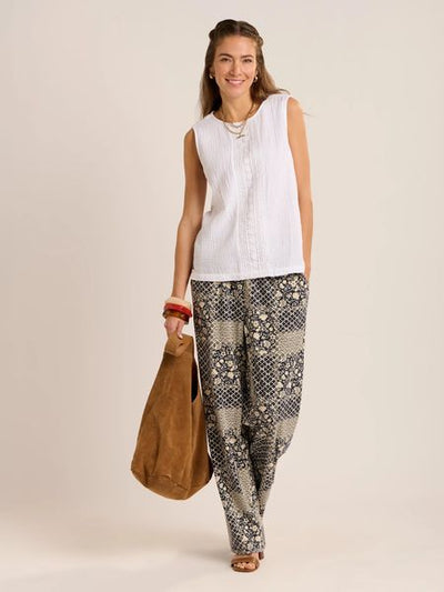 BRAKEBURN LILY NO SLEEVE SELF PATTERN