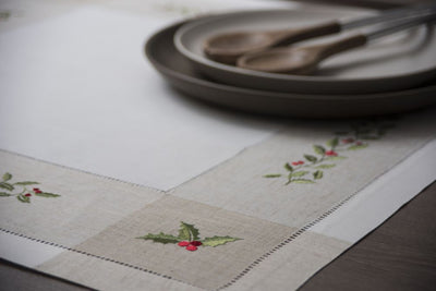 Holly Tablecloth 312 TC